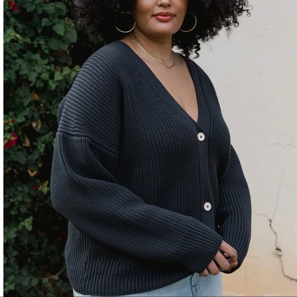 🌱 BNWT Tradlands Shelter Cardigan - 4X in color STORM